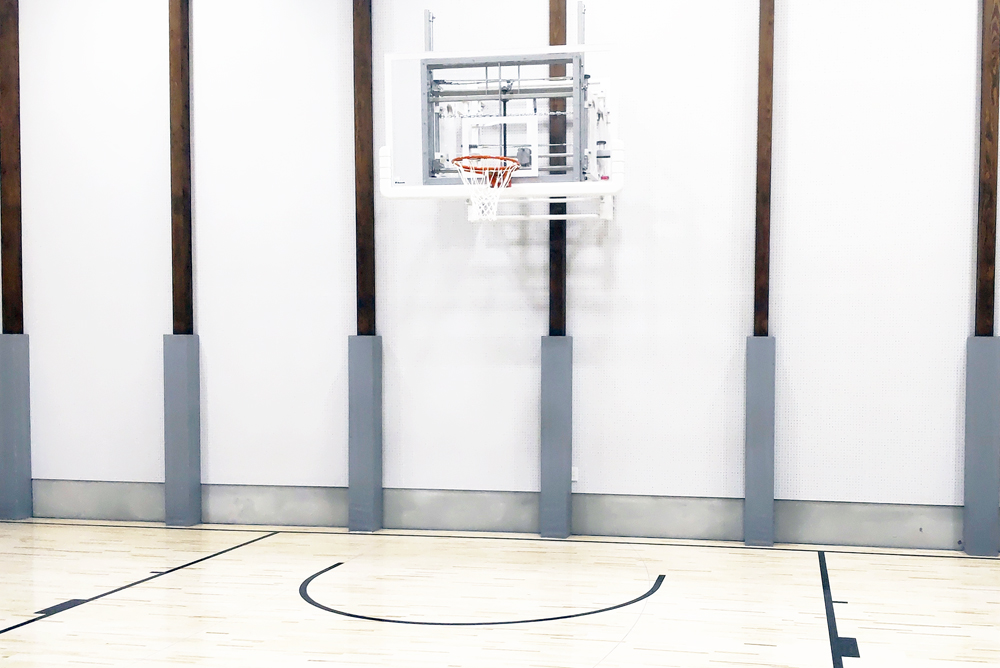 防護マット施工例：バスケットボールコート