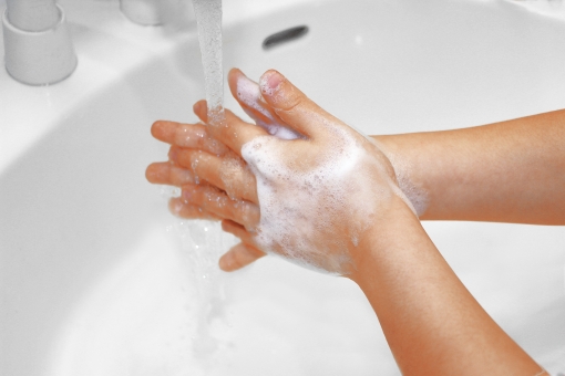ウイルス感染対策：手洗い・うがいの徹底