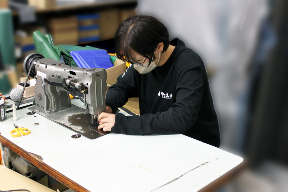オリジナルロングＴシャツ：製造部の新しいユニフォームとして活躍中