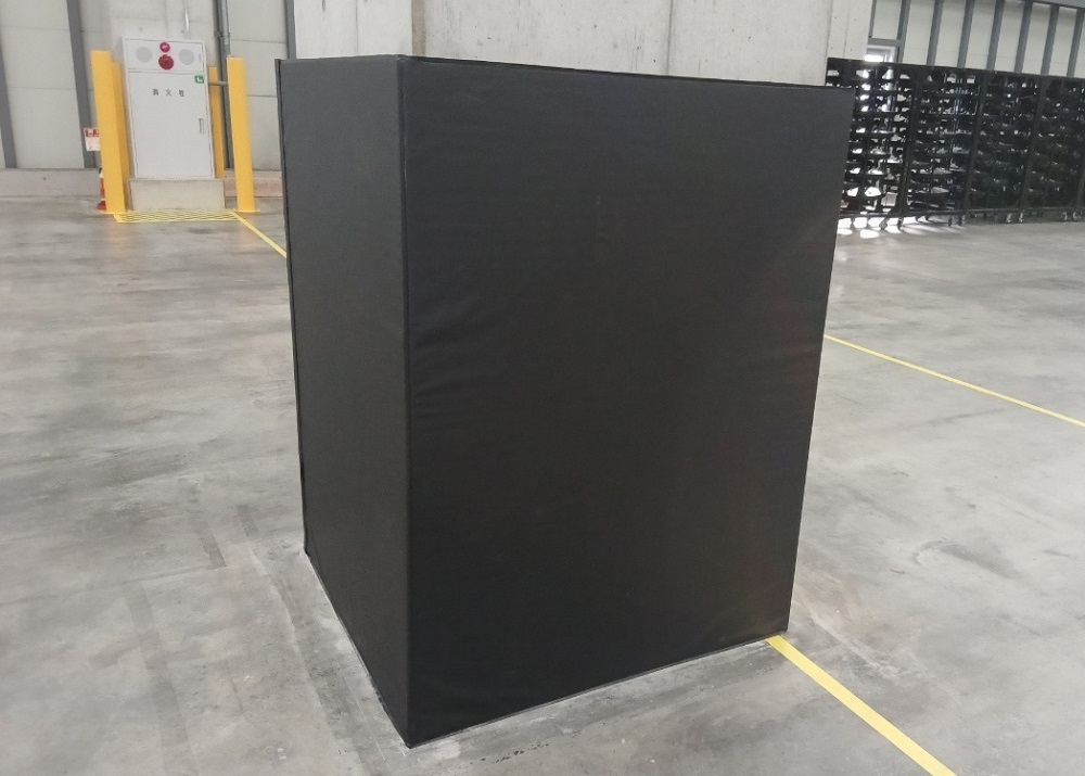 防護マット施工例①:柱のサイズに合わせてマルイチ独自の「スクエア製法」で製作