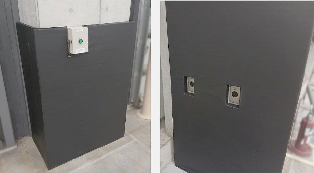 防護マット施工例②:操作ボタンやコンセントを避けるように切欠きや穴を加工