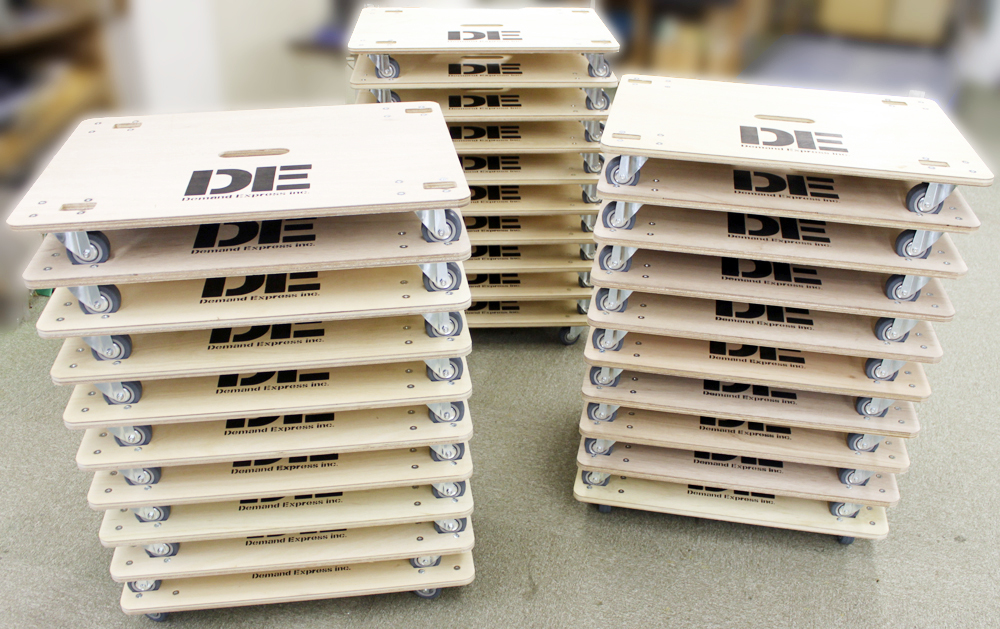 木製台車：取り扱いが簡単なため、様々な現場で重宝