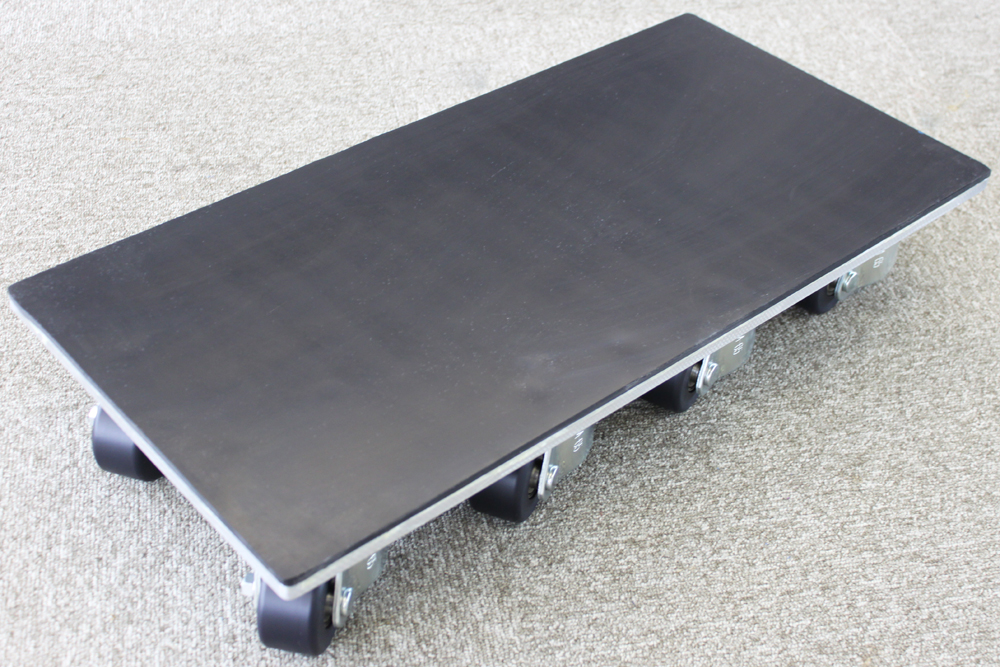  特注アルミ台車：JIS規格品のアルミ合金と国産のキャスターを使用