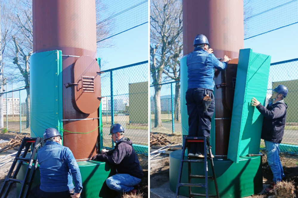 照明柱用防護マット:2枚のマットを組み合わせて施工