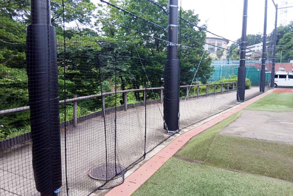 柱用防護マット施工例:スポーツ施設の安全対策用緩衝材