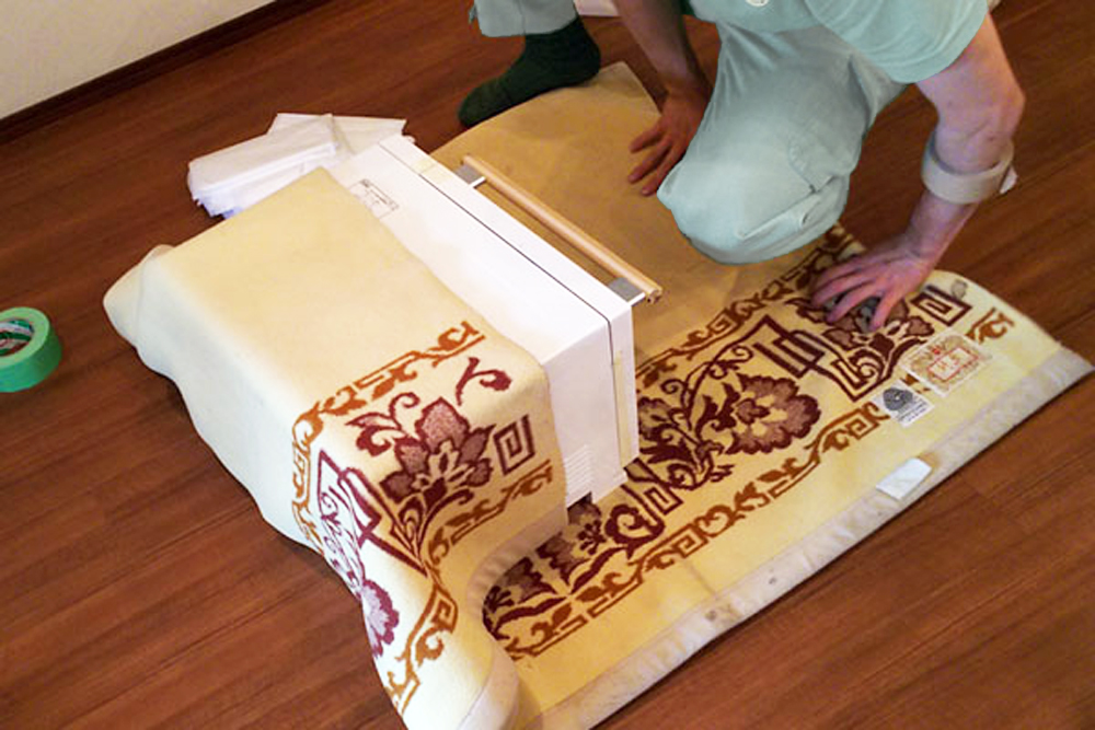 古毛布：荷物を輸送する際の簡易的な緩衝材として